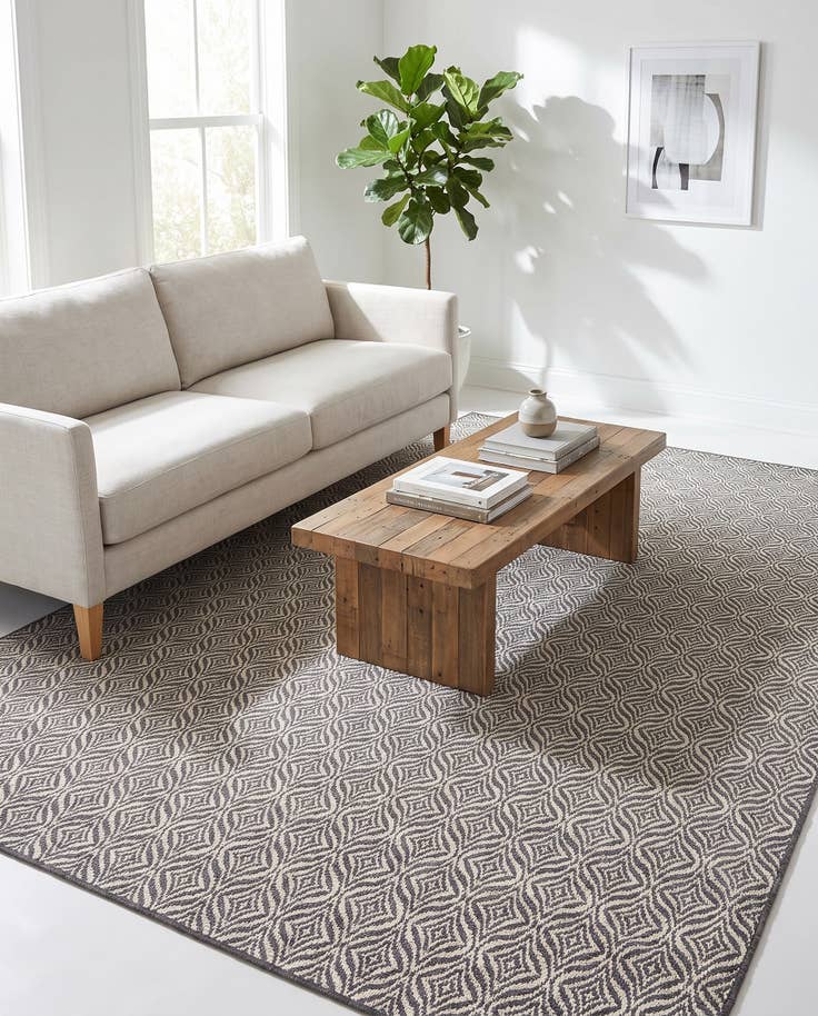Detail image of 7' x 10' Easy-Clean Trellis Indoor / Outdoor Rug