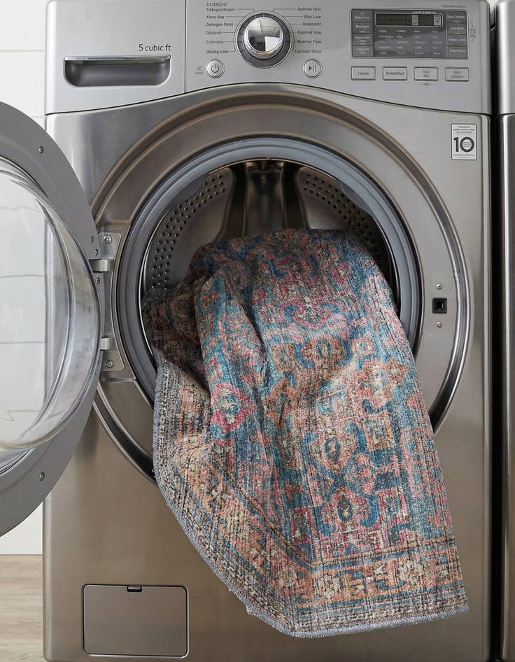 Detail image of 5' 3 x 5' 3  Washable Nostalgia Octagon Rug