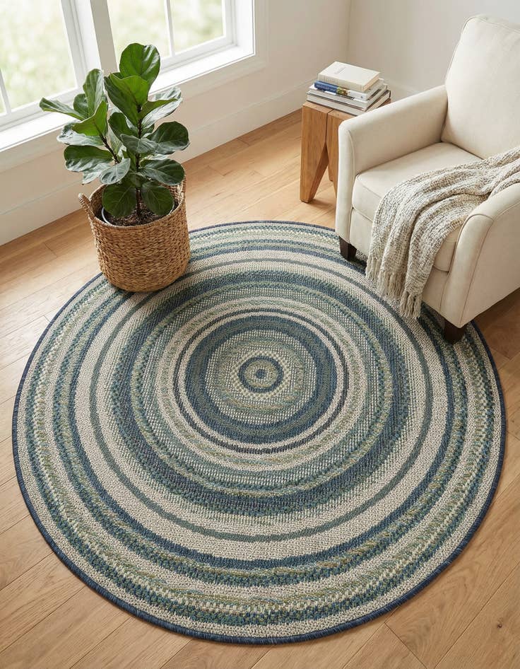 Detail image of 4' x 4' Easy-Clean Baja Indoor / Outdoor Round Rug