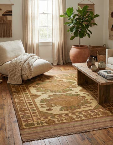 4' x 6' Hand Woven Sumak Wool Rug