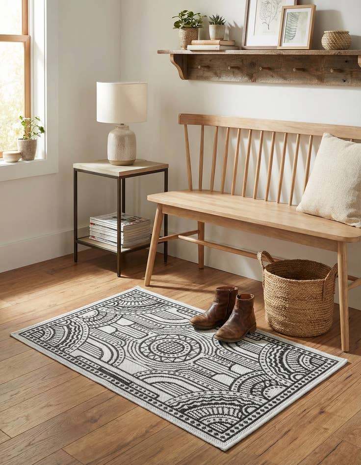 Detail image of 2' x 3' 1  Washable Traditional Indoor / Outdoor Rug