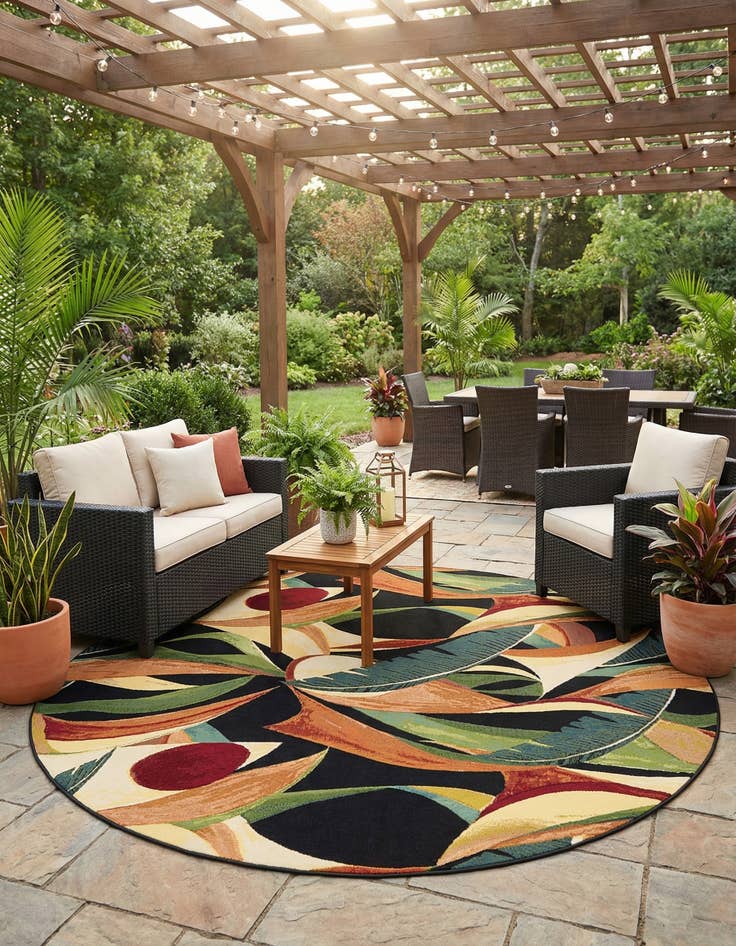 Detail image of 10' x 10'  Washable Botanical Indoor / Outdoor Round Rug