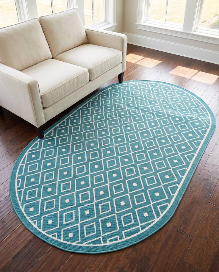 Detail image of 5' 3 x 8' Easy-Clean Lattice Indoor / Outdoor Oval Rug