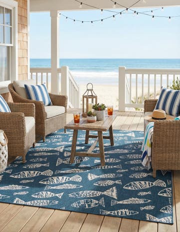Blue Easy-Clean Coastal Indoor / Outdoor Rug