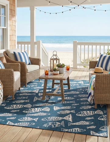 Blue Easy-Clean Coastal Indoor / Outdoor Rug
