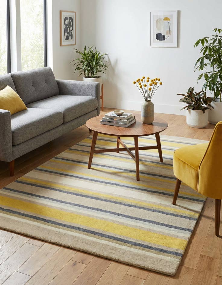 Detail image of 4' x 5' 7 Luna Wool Rug