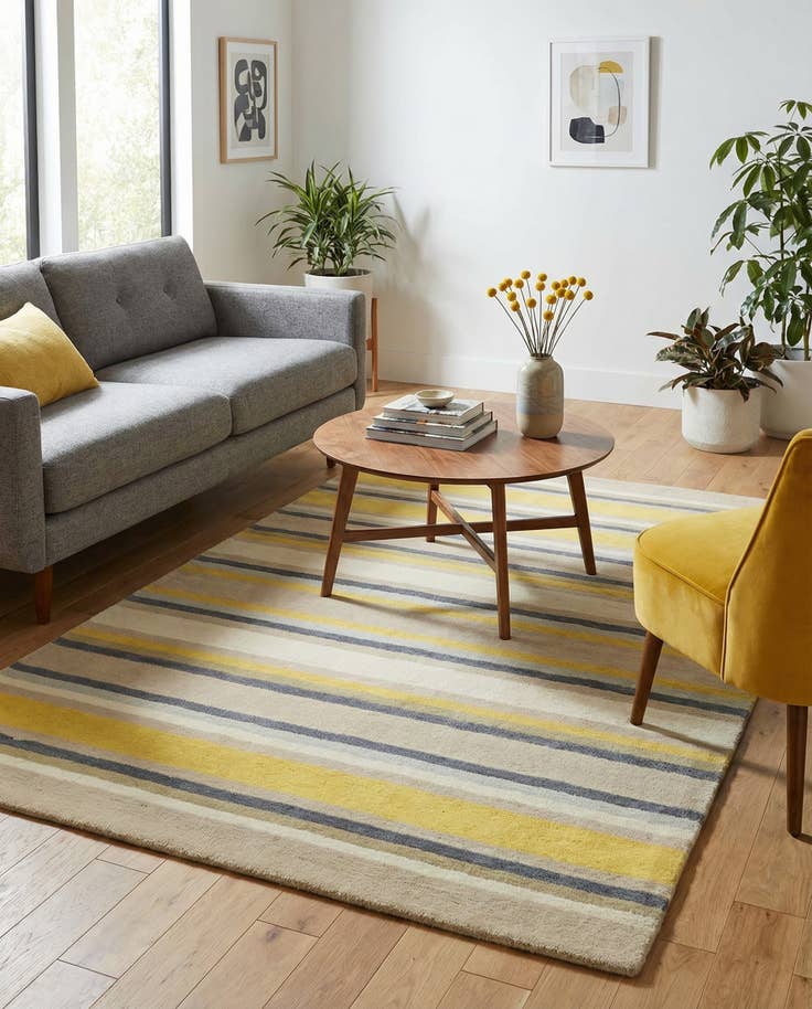 Detail image of 4' x 5' 7 Luna Wool Rug