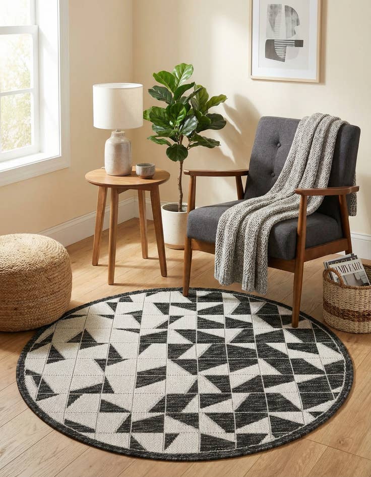 Detail image of 3' x 3'  Washable Modern Indoor / Outdoor Round Rug