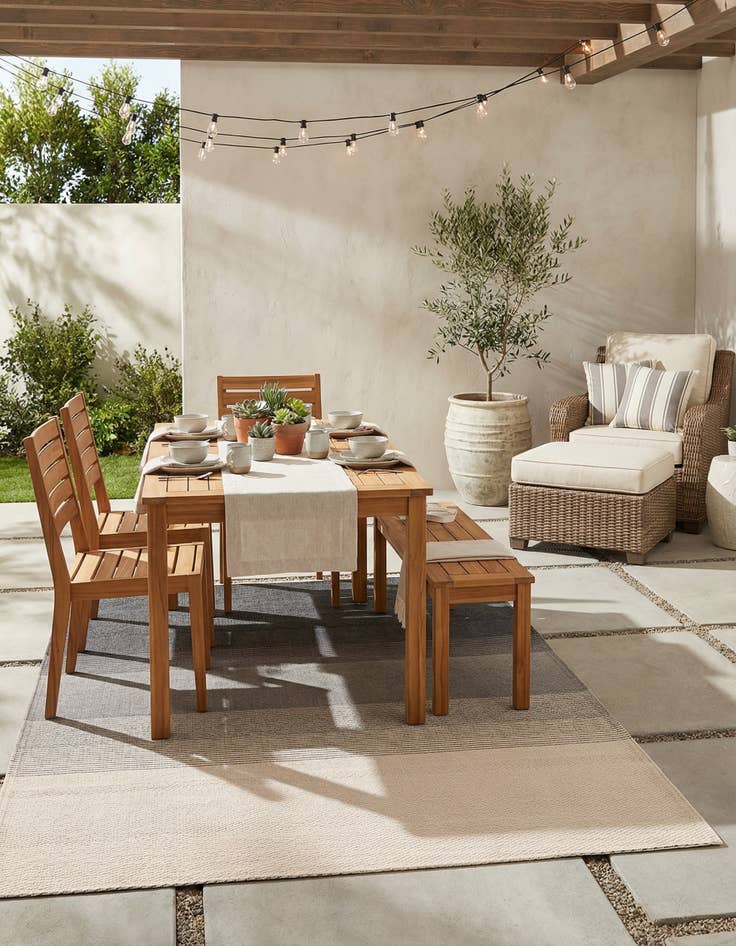 Detail image of 4' x 6'  Washable Vista Breeze Indoor / Outdoor Rug