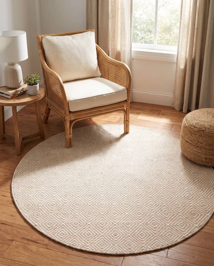 Detail image of 4' 1 x 4' 1 Hand Woven Geo Trellis Flatweave Round Rug