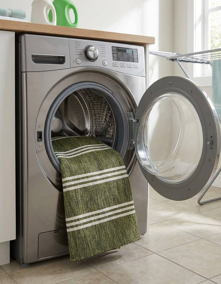 Detail image of 2' x 3'  Washable Jill Zarin Anguilla Indoor / Outdoor Rug