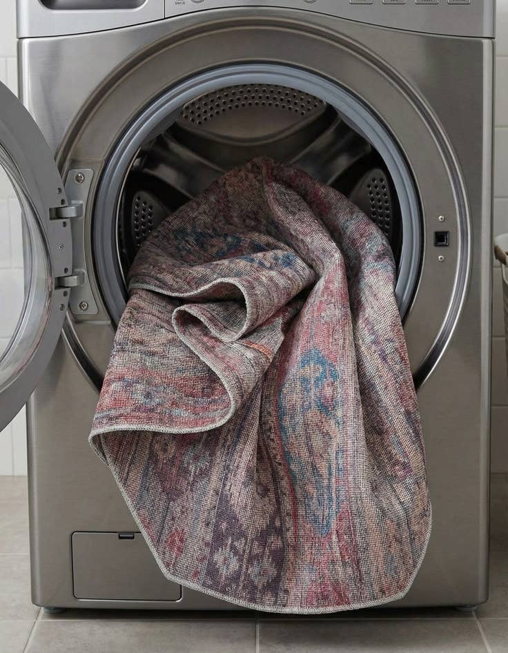 Detail image of 5' 3 x 5' 3  Washable Sisu Octagon Rug