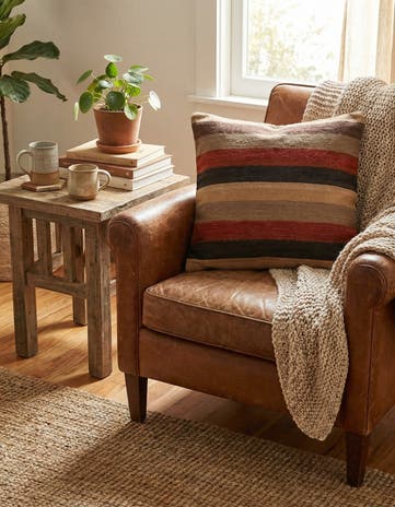 2' 5 x 2' 5 Hand Woven Pillow Wool Square Rug