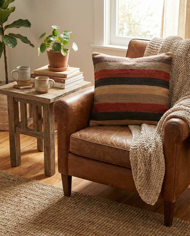 Detail image of 2' 5 x 2' 5 Hand Woven Pillow Wool Square Rug