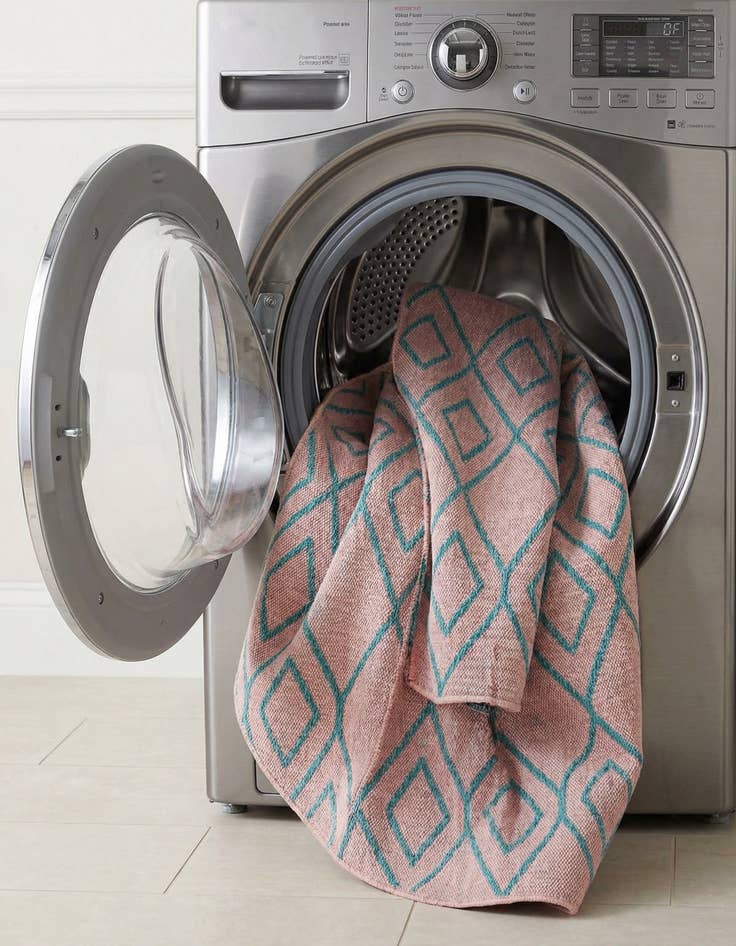 Detail image of 7' 10 x 10'  Washable Jill Zarin Turks and Caicos Indoor / Outdoor Oval Rug