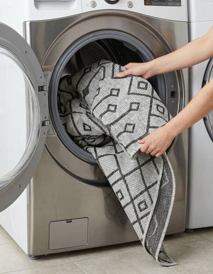 Detail image of 7' 10 x 7' 10  Washable Trellis Indoor / Outdoor Square Rug