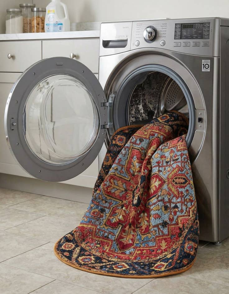 Detail image of  3' x 3'  Washable Traditional Indoor / Outdoor Round Rug