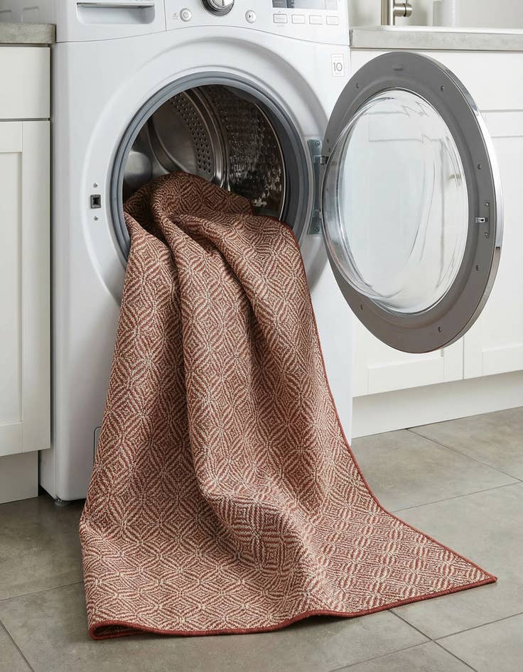 Detail image of 7' x 10'  Washable Trellis Indoor / Outdoor Rug