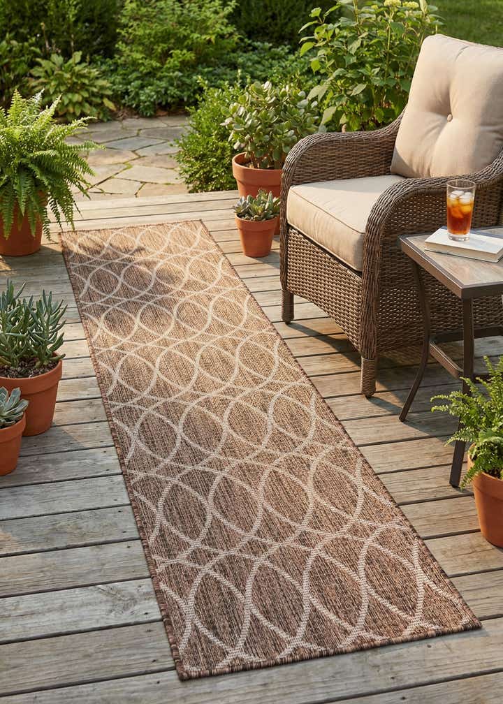 2' x 6' Easy-Clean Trellis Indoor / Outdoor Runner Rug