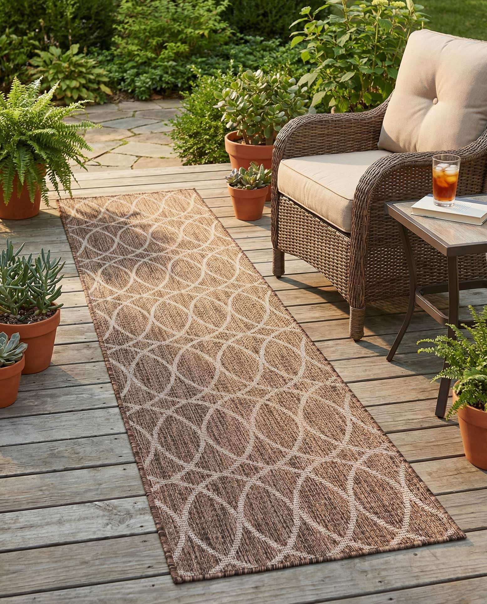 2' x 6' Easy-Clean Trellis Indoor / Outdoor Runner Rug
