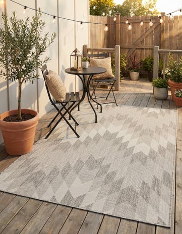 4' x 6' Easy-Clean Modern Indoor / Outdoor Rug