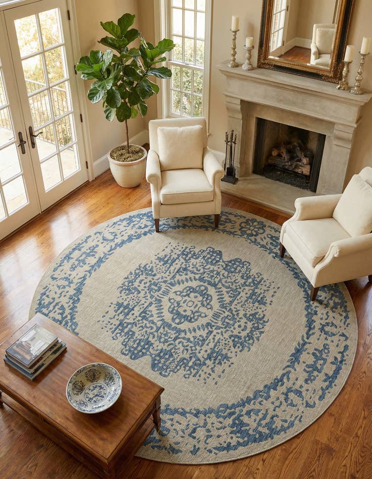 Detail image of 10' 8 x 10' 8 Easy-Clean Traditional Indoor / Outdoor Round Rug