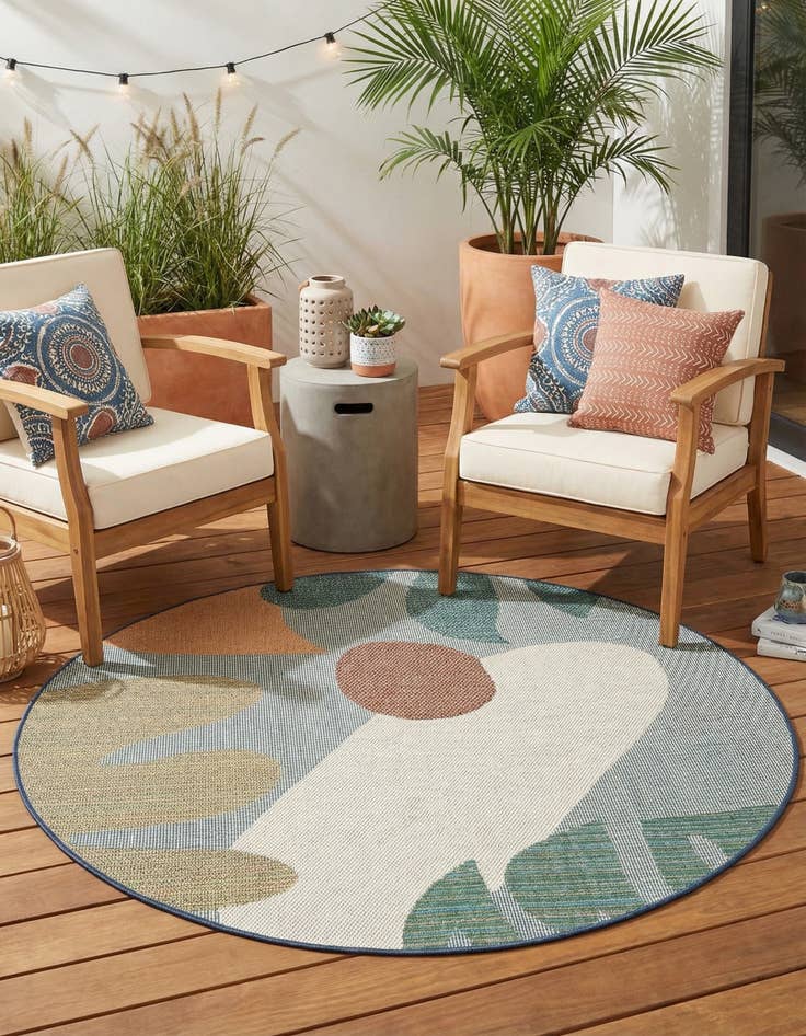 Detail image of 6' 1 x 6' 1  Washable Baja Indoor / Outdoor Round Rug
