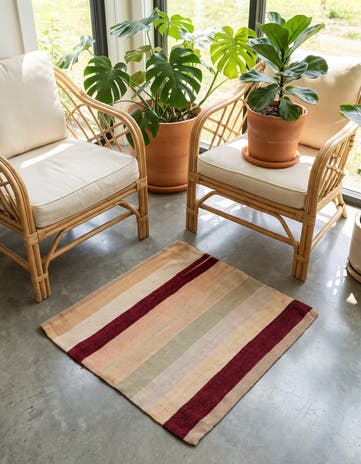 2' 5 x 2' 5 Hand Woven Pillow Wool Square Rug