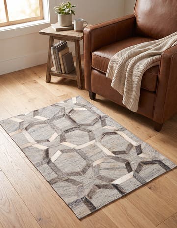 2' 1 x 3' 1 Cowhide Rug