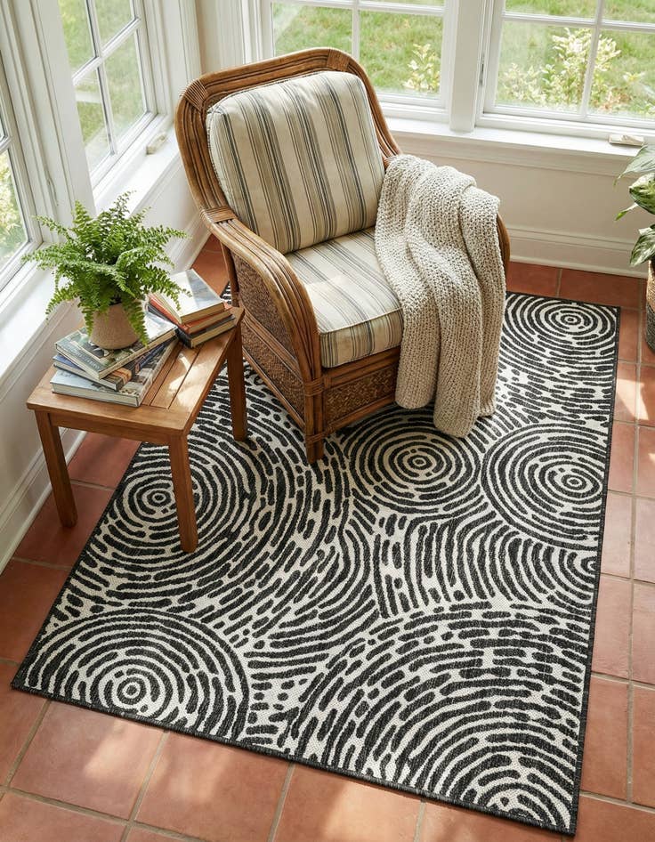 Detail image of  4' x 6'  Washable Modern Indoor / Outdoor Rug