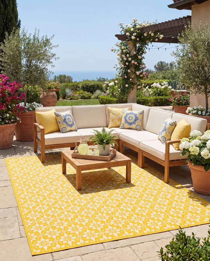 10' x 14' Easy-Clean Trellis Indoor / Outdoor Rug