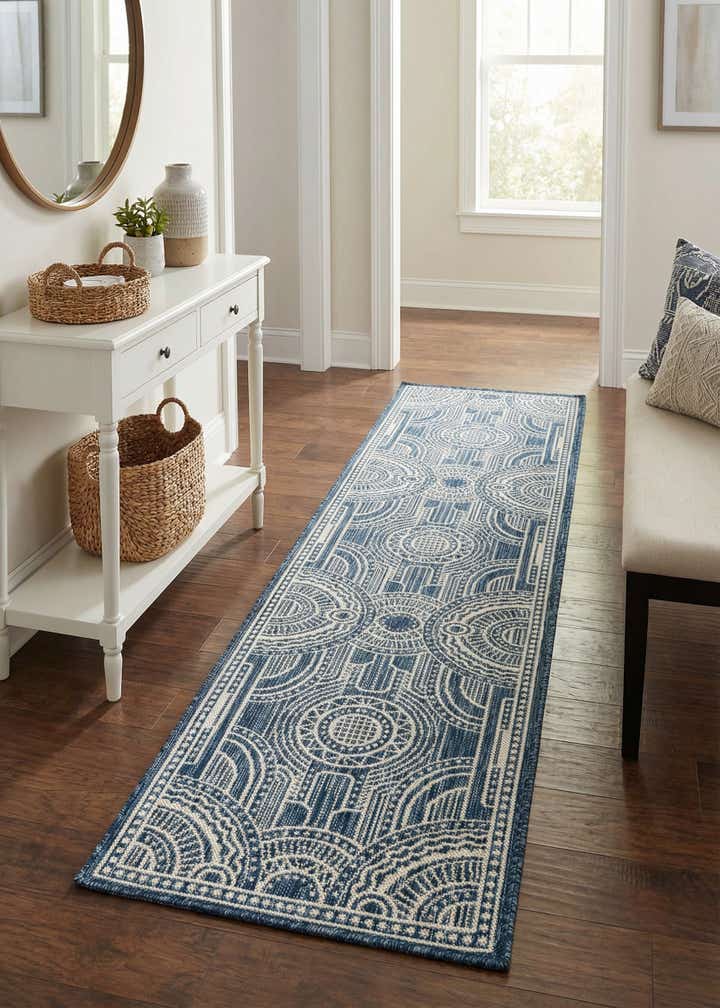 2' x 8' Easy-Clean Traditional Indoor / Outdoor Runner Rug