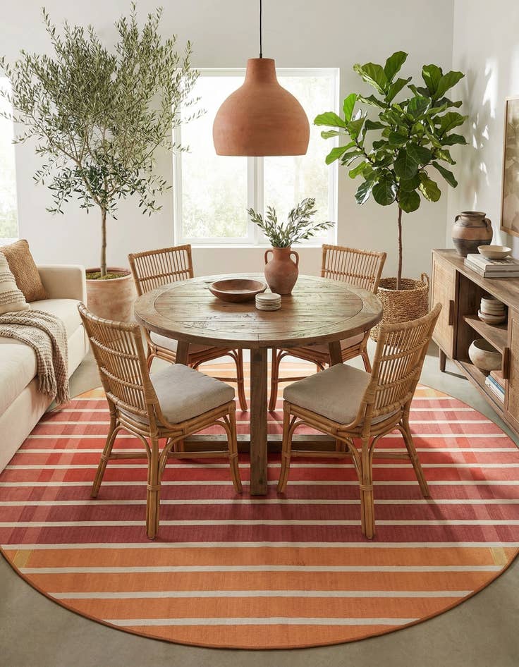 Detail image of 10' x 10'  Washable Striped Indoor / Outdoor Round Rug