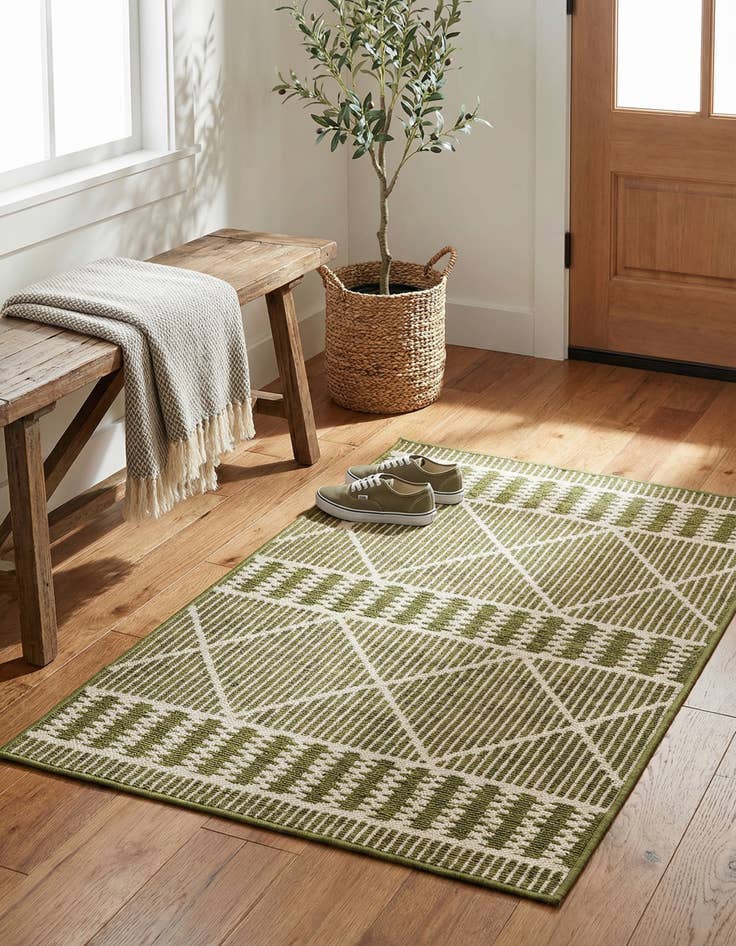 Detail image of  2' x 3'  Washable Lattice Indoor / Outdoor Rug