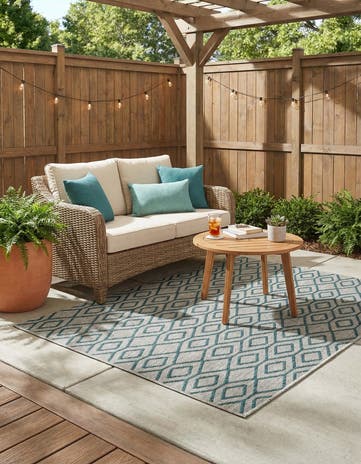 4' x 6' Easy-Clean Jill Zarin Turks and Caicos Indoor / Outdoor Rug