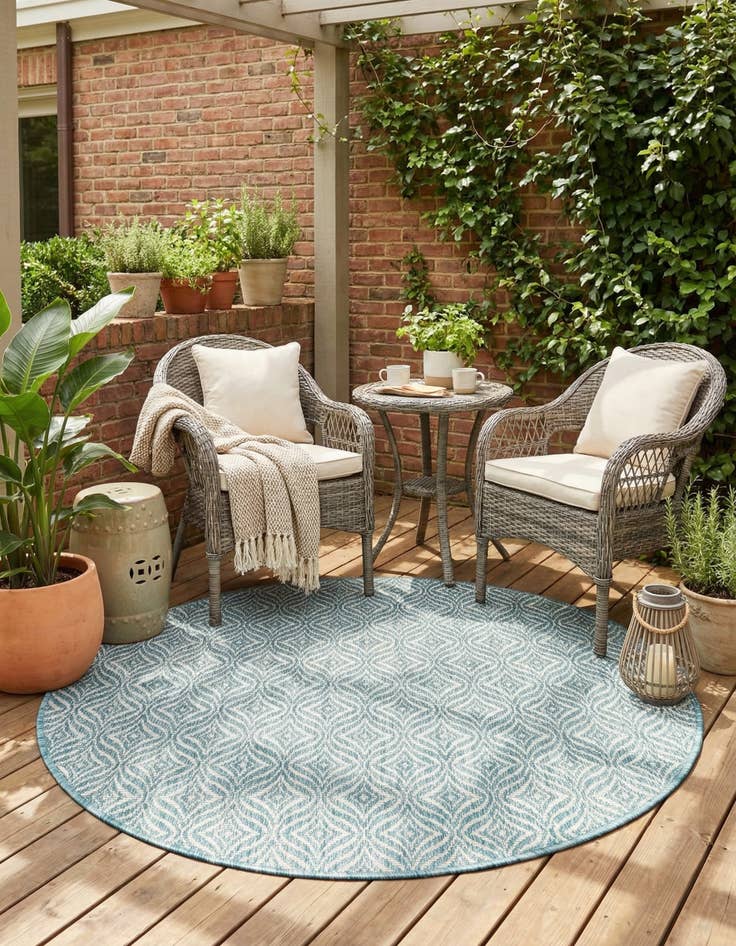 Detail image of  4' x 4'  Washable Lattice Indoor / Outdoor Round Rug