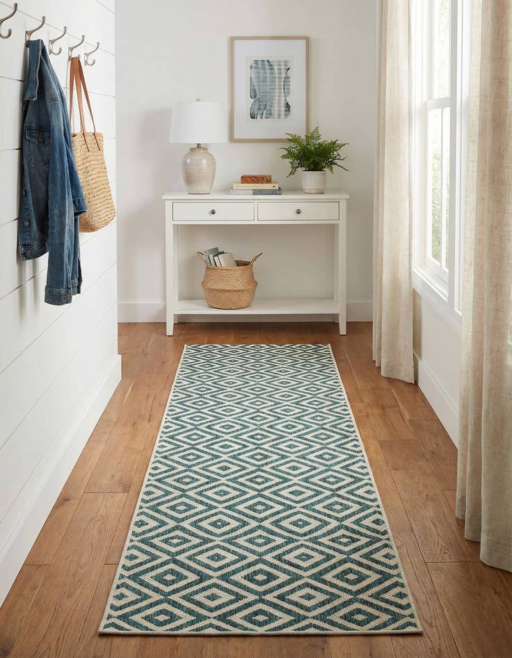 Detail image of 2' x 8' Easy-Clean Jill Zarin Costa Rica Indoor / Outdoor Runner Rug