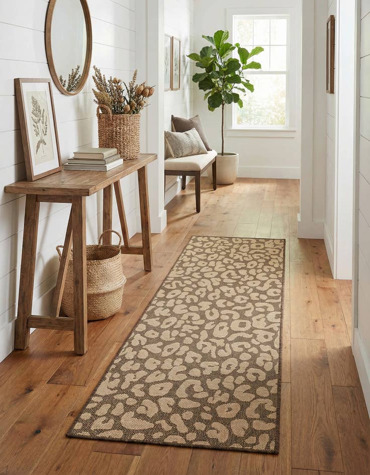 Detail image of 2' 9 x 8' Dunes Runner Rug