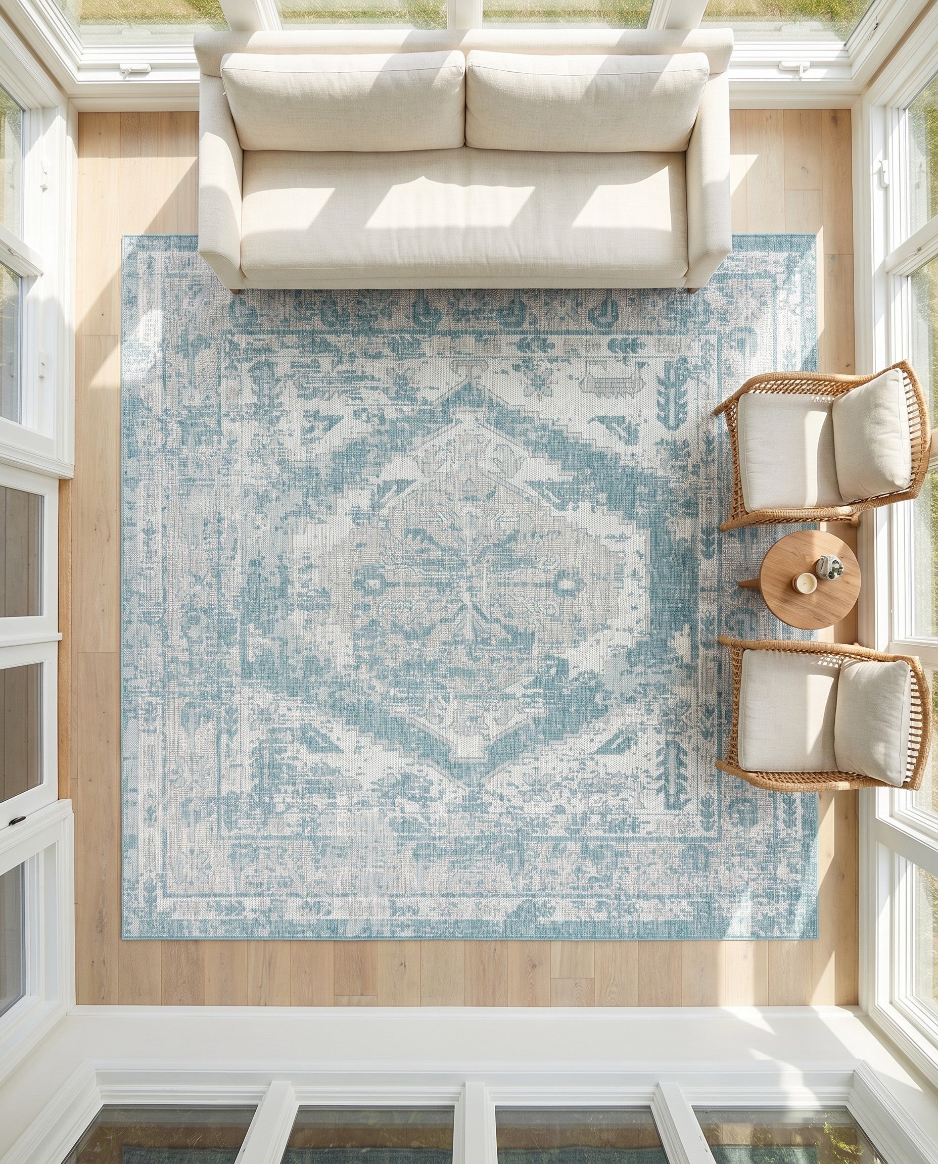 7' 10 x 7' 10 Easy-Clean Traditional Indoor / Outdoor Square Rug