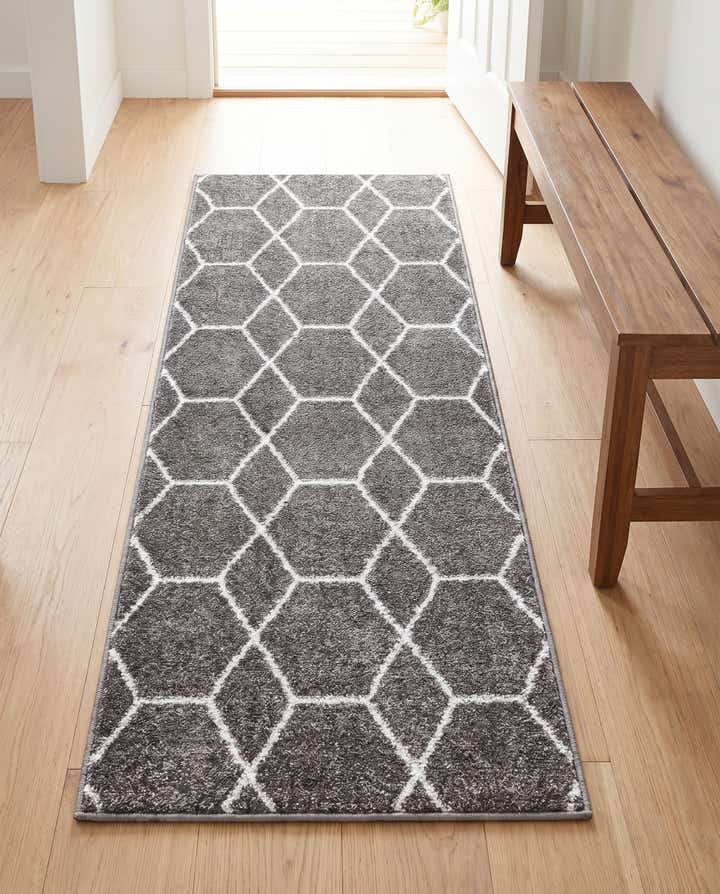 2' x 5' 3 Lattice Frieze Runner Rug