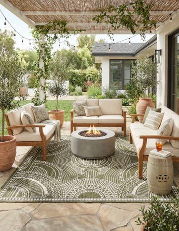 Green Easy-Clean Traditional Indoor / Outdoor Square Rug