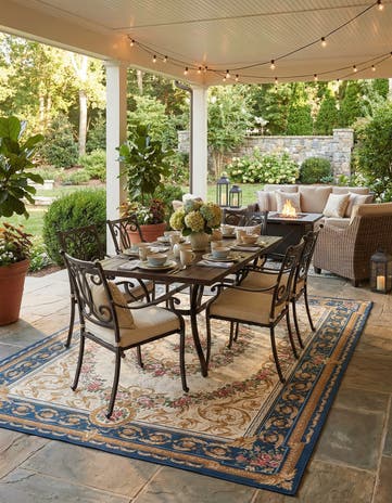 9' x 12' Easy-Clean Traditional Indoor / Outdoor Rug