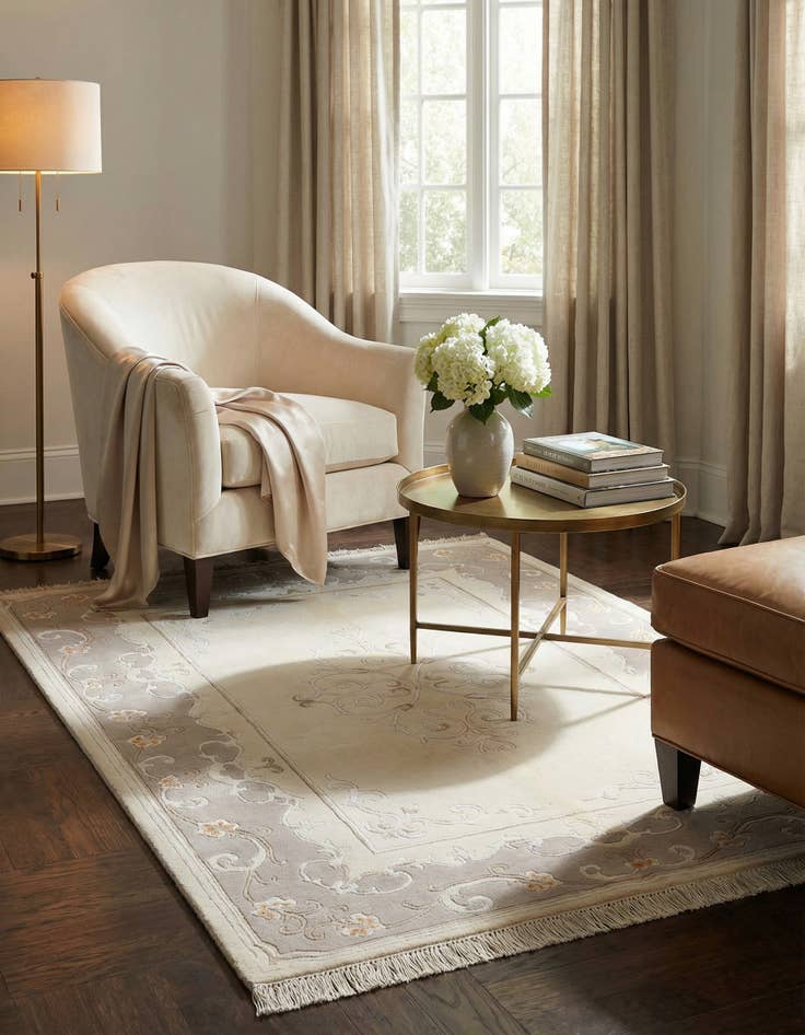 Detail image of 4' x 5' 10  Hand Knotted Darya Wool Rug