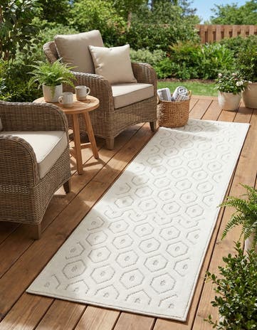Ivory Easy-Clean Trellis Textured Indoor / Outdoor Runner Rug
