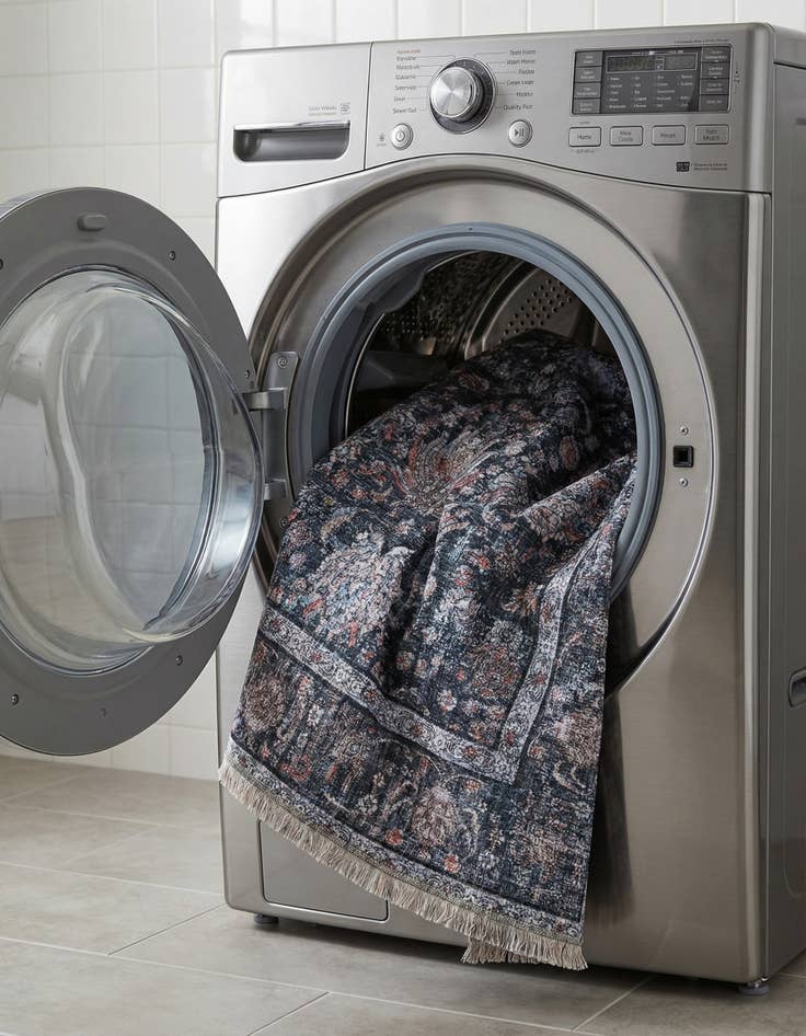 Detail image of  3' 3 x 5' 3 Yara Rug