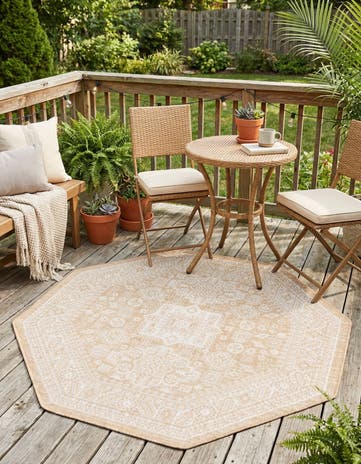 5' 3 x 5' 3 Easy-Clean Aztec Indoor / Outdoor Octagon Rug