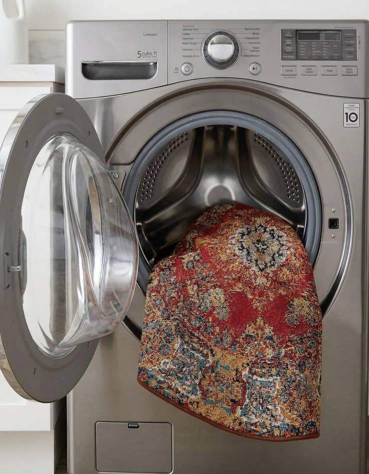 Detail image of  3' x 3'  Washable Traditional Indoor / Outdoor Round Rug