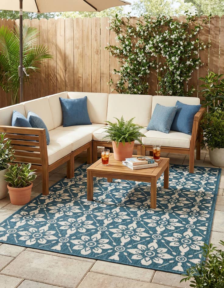 Detail image of 6' x 9' Easy-Clean Trellis Indoor / Outdoor Rug