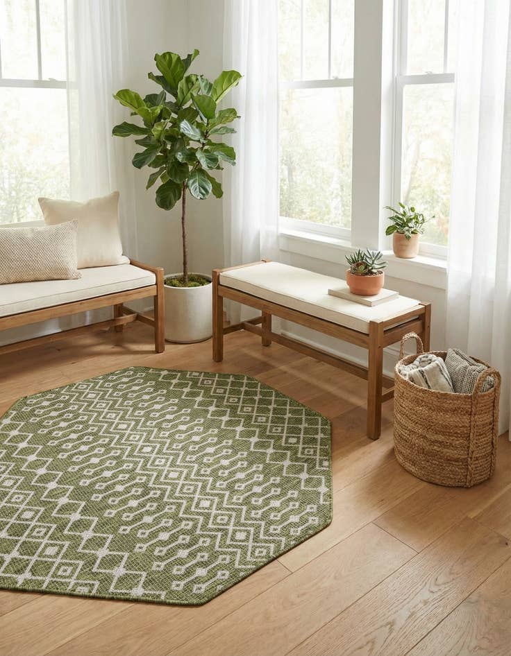 Detail image of 5' 3 x 5' 3  Washable Trellis Indoor / Outdoor Octagon Rug