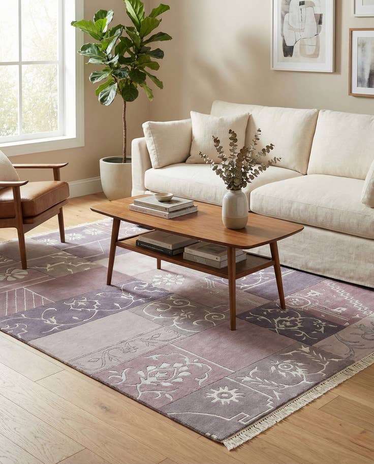 Detail image of 4' 7 x 6' 9 Hand Knotted Darya Wool Rug